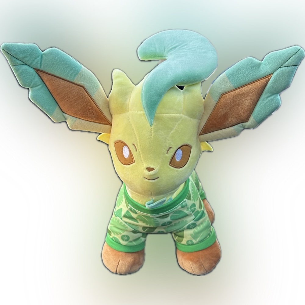A Rare Large Build a Bear Pokemon LEAFEON w/ outfit EEVEELUTION Plush